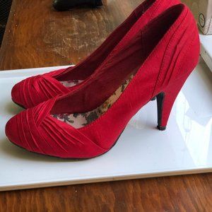 Red Rocket Dog Pumps | Size 8
